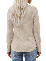 Ladies' Basic Long-Sleeve Sweater, Loose-Fit Top with Elegant Crew Neck.