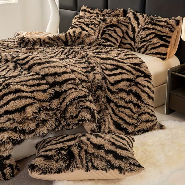 LIVINGANDHOME Tiger Stripes Plush Duvet Cover Set - 3pcs Polyester Woven Includes 1 Duvet Cover & 2 Pillowcases, Soft Cozy All Season, Machine Washable (Single/Double/King/Super King)