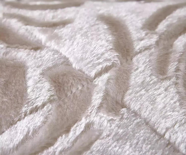 3pcs Embossed Bedspread Set - Coverless Comforter with 2 Pillow Shams, Lightweight All-Season Bedding - Soft Teddy Fleece Bedspread
