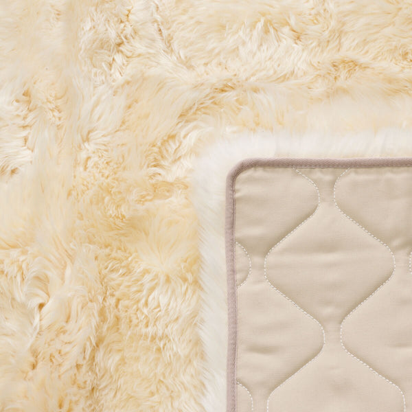 Bowron Sheepskin Area Rug 120 X 180Cm in Champagne