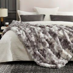 Luxury King Size Faux Fur Blanket, Double Sided Bubble Plush Throw, Machine Washable & Anti-Shedding, Oversized Warm Bedspread for Bed Sofa, Perfect Valentine's Day Gift for Couples - All-Season Faux Fur Throw Blanket - 274.32x228.6 cm - Printed Grey