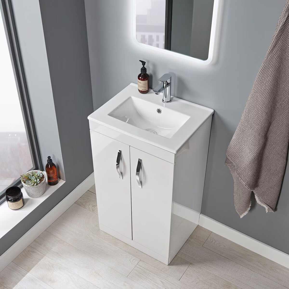 Tavistock Vesta 51.0 Cm Floor Mounted Vanity Unit in White