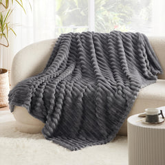 1pc Thickened Blanket Soft And Comfortable Faux Rabbit Hair Reversible Blanket Thermal Blanket Nap Blanket Air Conditioning Blanket Office Outdoor Camping Gift Blanket Perfect for All Seasons