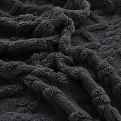 A Plush And Comfortable Velvet Throw, Perfect for Any Season, This Durable And Reversible Blanket Makes an Excellent Gift. It'S Versatile And Cozy, Ideal for Use on a Couch, Sofa, in The Bedroom, Living Room, Or Office