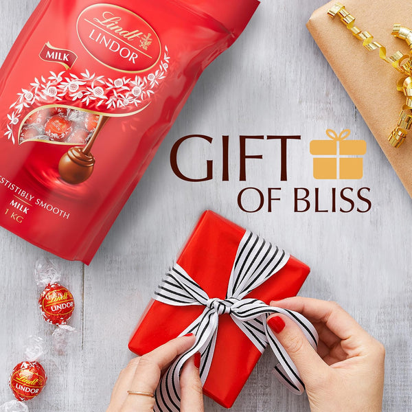 Lindt Lindor Milk Chocolate Truffles – 1Kg Bag (Approx. 80 Balls) – Smooth Filling – Christmas, Gift, Birthday, Congratulations, Sharing Treat