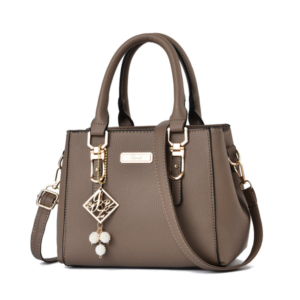 Large Capacity Shoulder Bag Leather Messenger Bag Trendy Handbags With Pendant,Multi-Compartment, Zipper Closure, Adjustable Strap, Elegant and Stylish Design, Ideal for Everyday and Travel Use