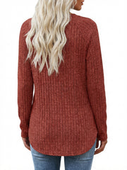Ladies' Basic Long-Sleeve Sweater, Loose-Fit Top with Elegant Crew Neck.