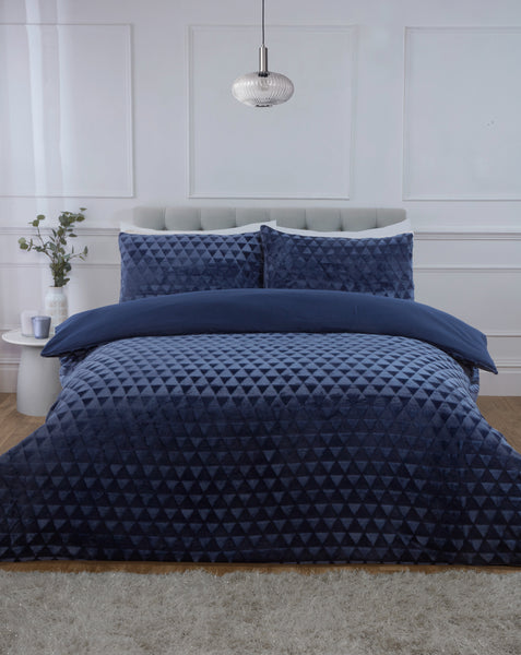 Diamond Drift Teddy Duvet Cover Set | Luxurious Textured Fleece with 3D Diamond Pattern | Ultra-Soft Plush Microfibre in Silver Grey or Navy | Includes Pillowcases – Warm, Cosy & Breathable Bedding – Single, Double, King Sizes | Machine Washable | Fast Di