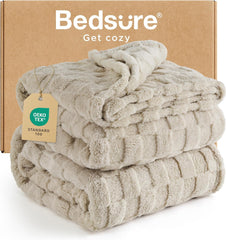 Bedsure Fleece Throw Blanket for Sofa - Fluffy Cosy Warm Blankets for Bed, Soft Cute Single Throw Gifts for Women and Girls, off White, 130X170 Cm