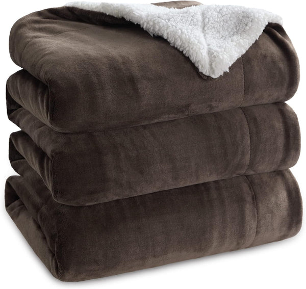 Bedsure Sherpa Fleece Throw Blanket - Fluffy Microfiber Solid Blankets for Bed and Couch Double/Twin Size, Silver Grey, 150X200Cm