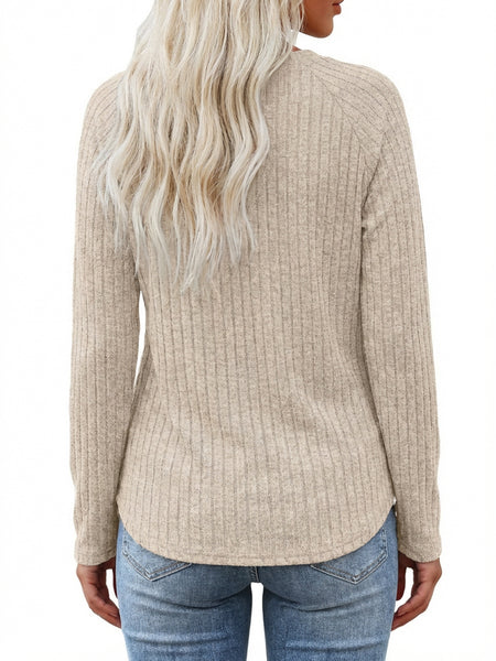 Ladies' Basic Long-Sleeve Sweater, Loose-Fit Top with Elegant Crew Neck.