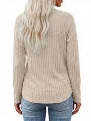Ladies' Basic Long-Sleeve Sweater, Loose-Fit Top with Elegant Crew Neck.