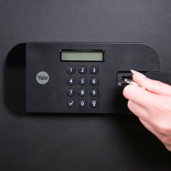 Yale 26.9 Litre Premium High Security Motorised Laptop Safe