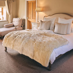 Bowron Sheepskin Area Rug 120 X 180Cm in Champagne