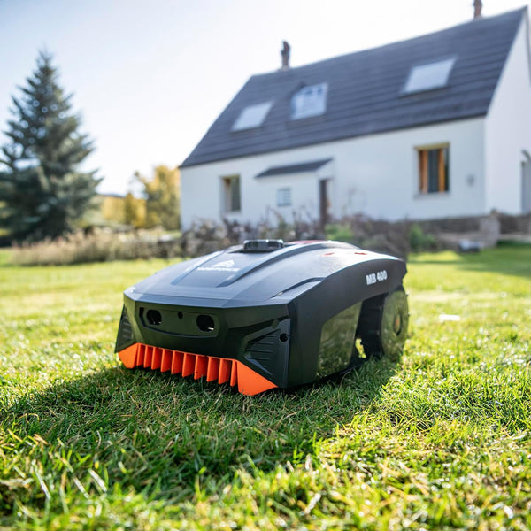 Yard Force MB400 Robotic Lawnmower with App Control and Cover – for Medium Size Gardens up to 400M²
