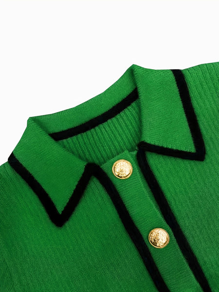 Women's Pullover Sweater for Autumn/Winter, Can Be Worn as an Inner or Outer Layer, Comfortable, Warm, Elegant, and Features a Spicy Design with a Spliced Lapel and Exquisite Metal Buttons. Suitable for Commuting, Dates, and Valentine's Day