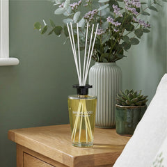 REEF 1000ml Reed Oil Diffuser Set, Sandalwood, Teak Wood, Tobacco & Oud, Luxury Beautiful Home Fragrance for Bedroom Living Room Home Decor Office Essential Oil Reed Diffuser for Stress Relief