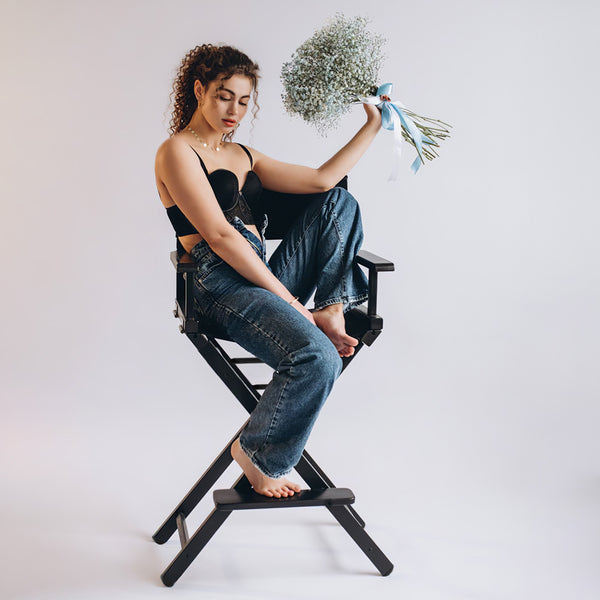114cm Tall Folding Directors Chair with Footrest and Backrest, Portable Makeup Artist Bar Height, Sturdy Metal Frame 300 lbs Capacity, Ideal for Make-up, Filming and Outdoor Camping, Black