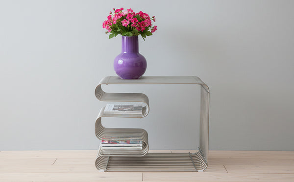 Metal Wire Side Table Magazine Rack Compact End Table for Sofa & Bedside, Modern Minimalist Book Holder Storage, 30.5 x 30.5 x 43 cm