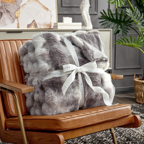 Luxury King Size Faux Fur Blanket, Double Sided Bubble Plush Throw, Machine Washable & Anti-Shedding, Oversized Warm Bedspread for Bed Sofa, Perfect Valentine's Day Gift for Couples - All-Season Faux Fur Throw Blanket - 274.32x228.6 cm - Printed Grey