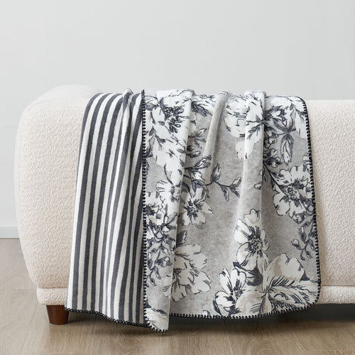 Casual Living Reversible Plush Throw 127 X 177 Cm, in Black and White