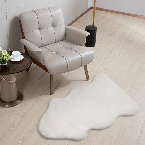 Windward Single Sheepskin Rug in Black, 60 X 95 Cm