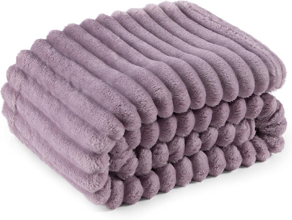 Bedsure Fleece Throw Blanket for Sofa - Fluffy Cosy Warm Blankets for Bed, Soft Cute Single Throw Gifts for Women and Girls, off White, 130X170 Cm