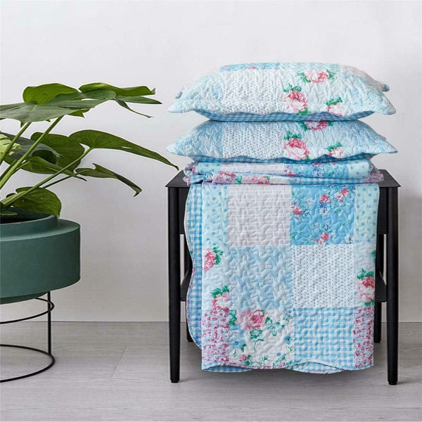 3pcs Patchwork Quilt Set – Floral Blue Reversible Box Pattern with Soft Microfibre Cover & 100% Cotton Filling, Includes Bedspread + 2 Pillowcases – Warm All-Season Bedding for Bedroom & Guest Room