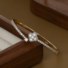 Four-Leaf Clover Pave Cubic Zircon Bangle - Light Luxury Lucky Daily Statement Bracelet for Women